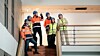 Pål Aglen, konserndirektør Bygg i Skanska, Per Ola Ulseth, direktør prosjektutvikling i Entra, Håvard Tjore, distriktssjef for Vestland i Skanska, Kristina Folkedal, prosjektsjef i Skanska, Maria Rosabelle Williams, eiendomssjef i Entra og Inger Aas, prosjektsjef i Entra, på befaring i Kaigaten 9. Foto: Trond Reksten - Magent fotografer